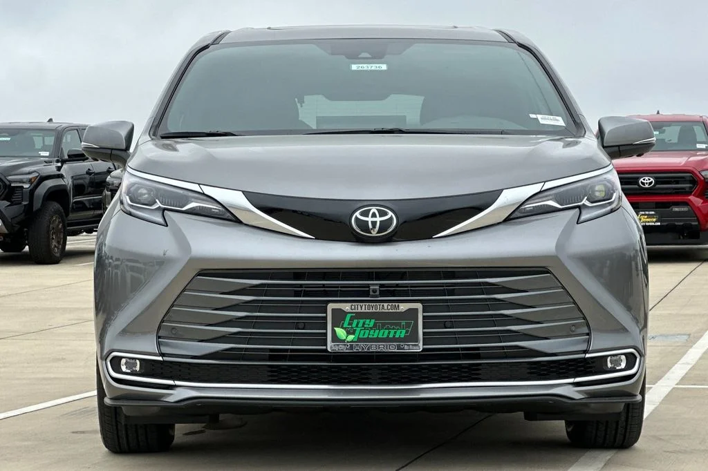New 2026 Heavy Metal <sup>1</sup> Toyota  Platinum image 9
