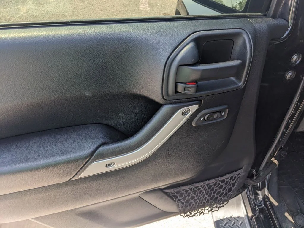 Used 2017 black Jeep 4d Convertible Sahara image 11