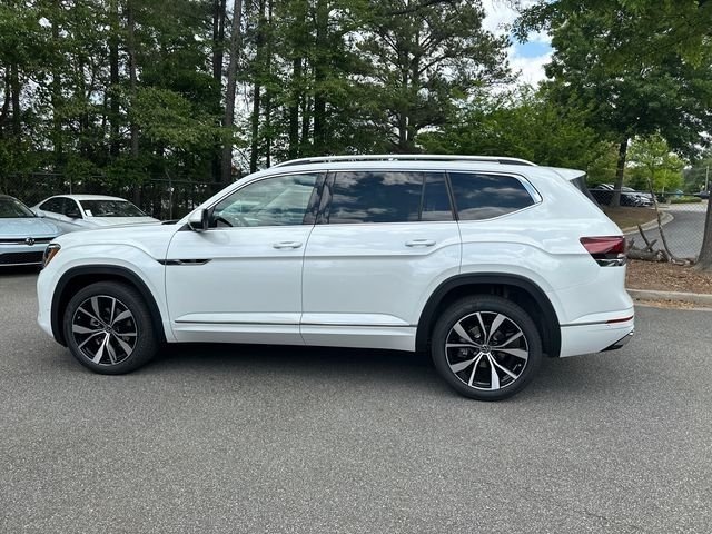 New 2026 Opal White Pearl Volkswagen 2.0T SEL Premium R-Line 4MOTION image 8
