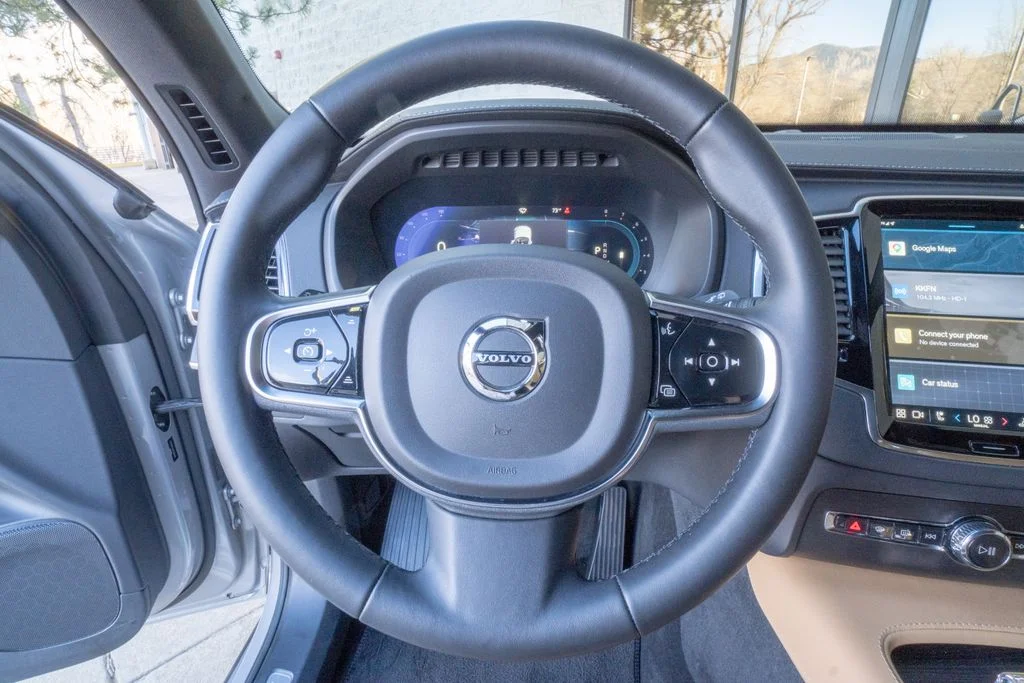 Used 2023 Silver Volvo Ultimate image 12