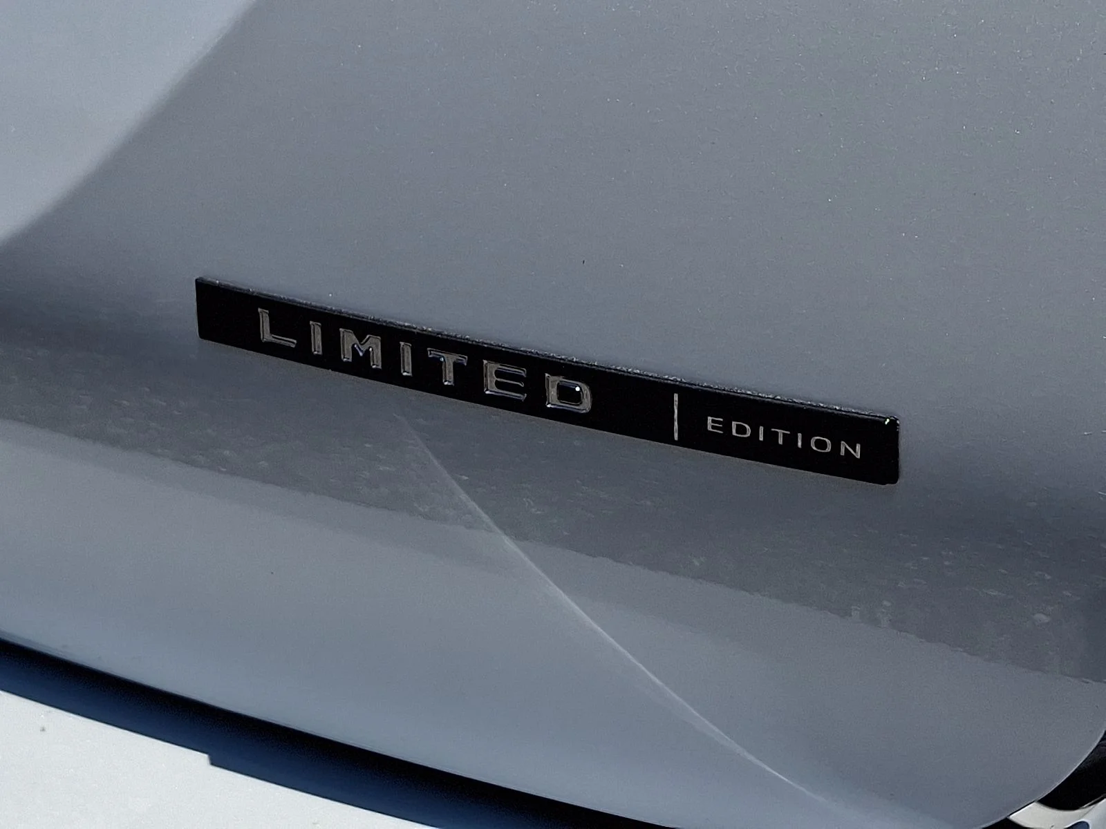 New 2026 White Mitsubishi LE image 23