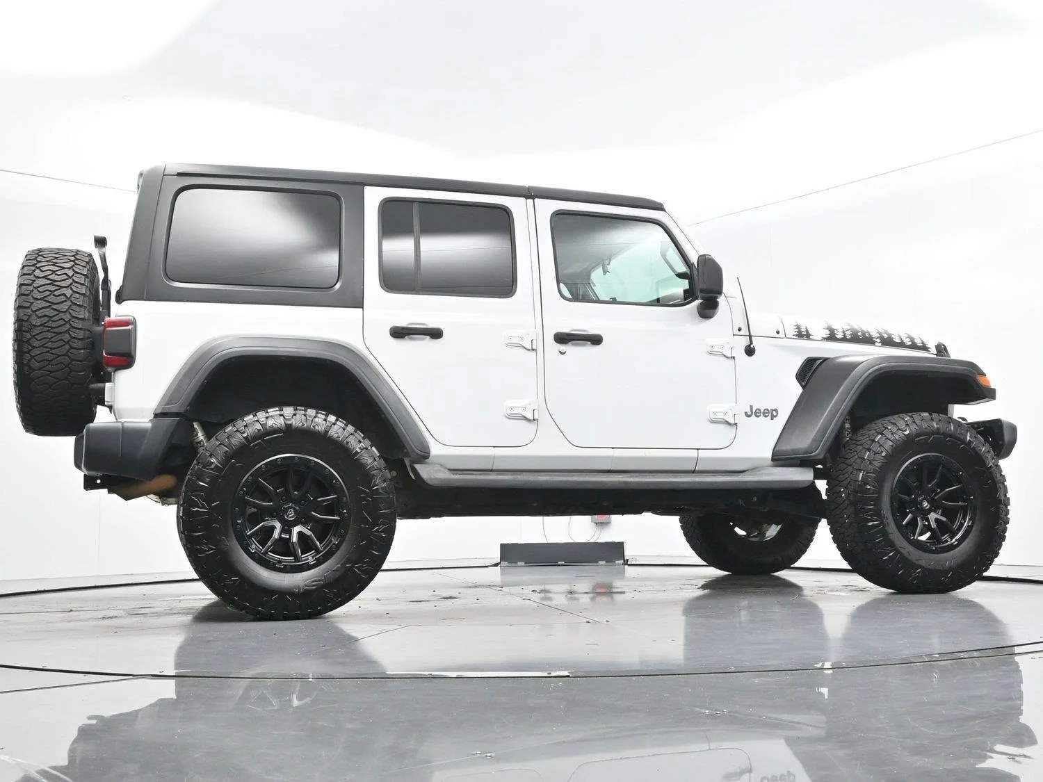 Used 2020 Bright White Clearcoat Jeep Sport S image 46