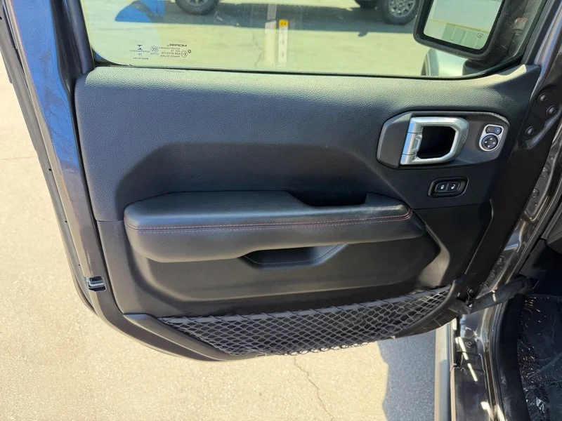 Used 2019 Granite Crystal M Jeep Rubicon image 16