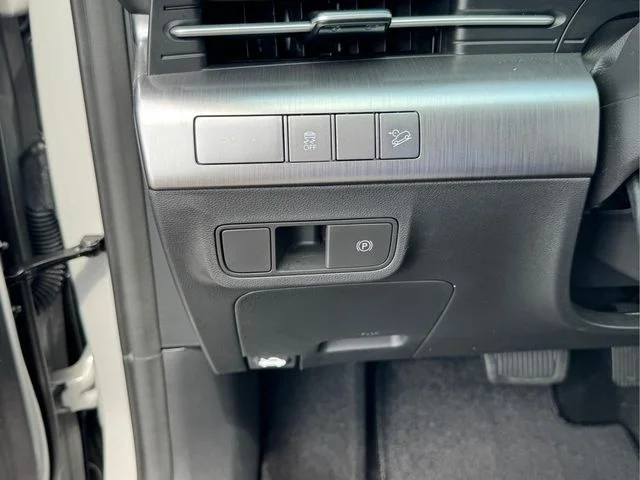 Used 2026 Gray Hyundai SEL Sport image 23