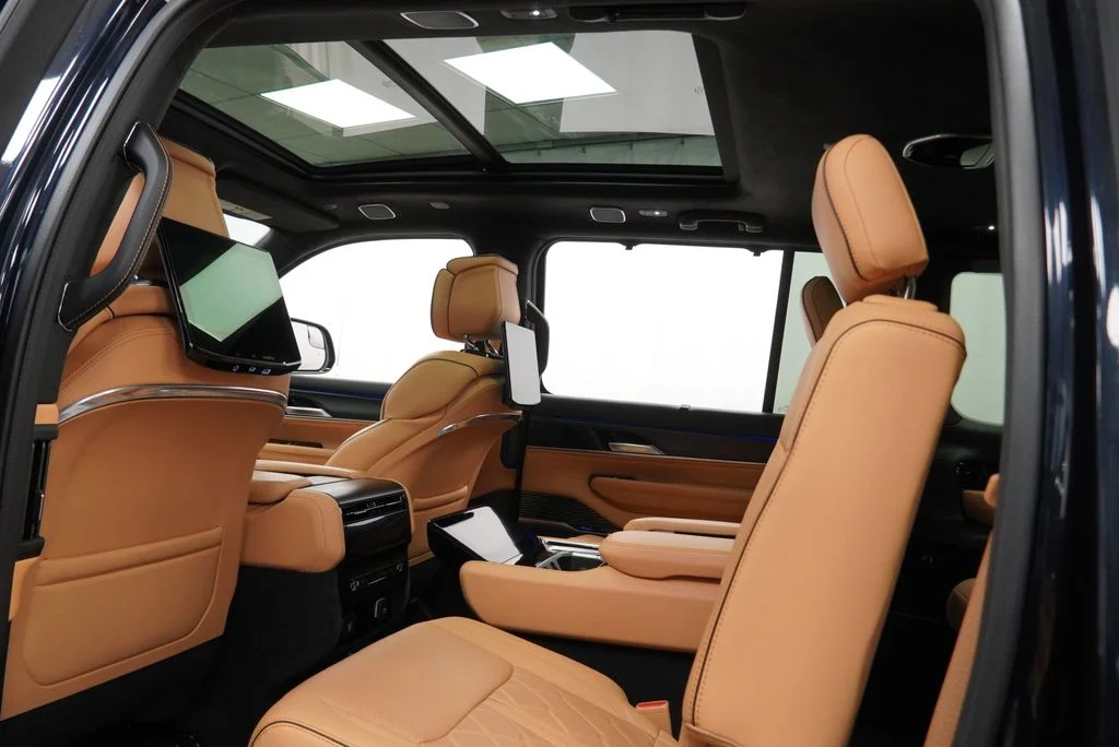 Used 2025 Black Jeep Series III Obsidian image 26