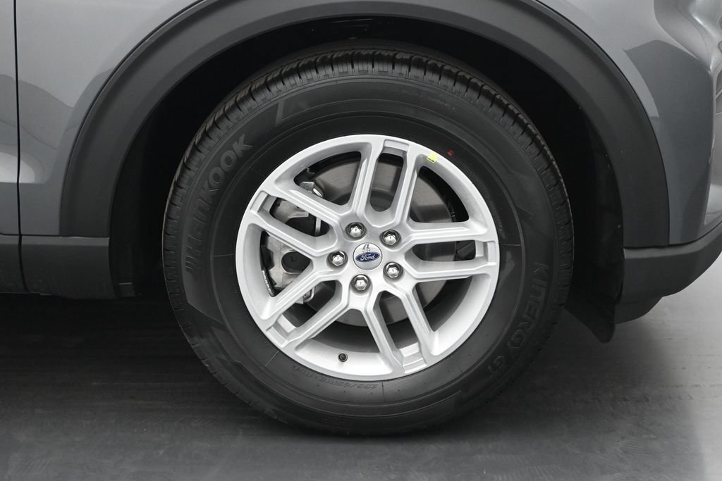 New 2026 Carbonized Gray Metallic Ford Active image 23