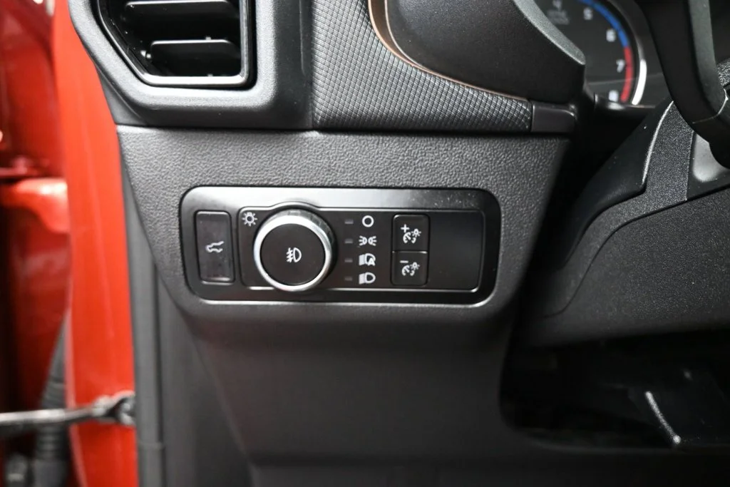 Used 2023 Red Ford Badlands image 13
