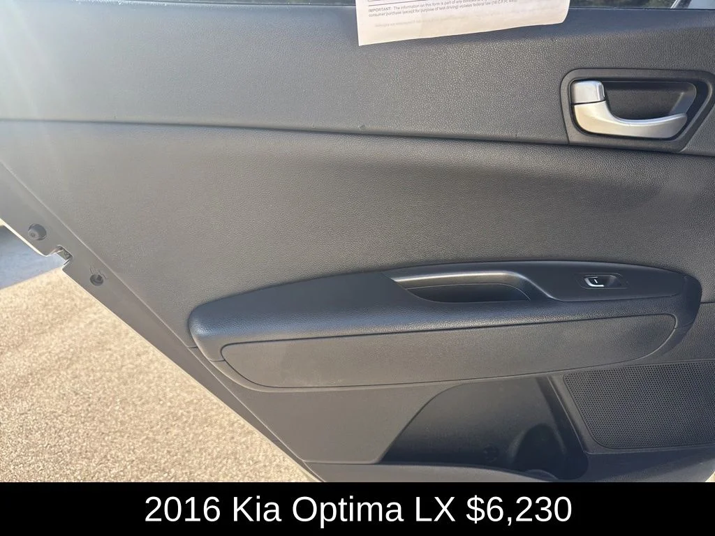 Used 2016 White Kia LX image 14