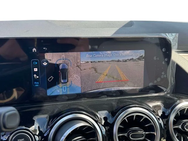 New 2026 Polar White Mercedes-Benz GLA 250 image 28