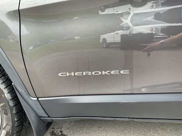 Used 2020 Gray Jeep Limited image 23