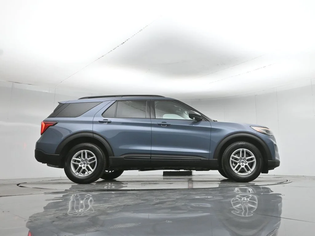 New 2026 Vapor Blue Metallic Ford Active image 47