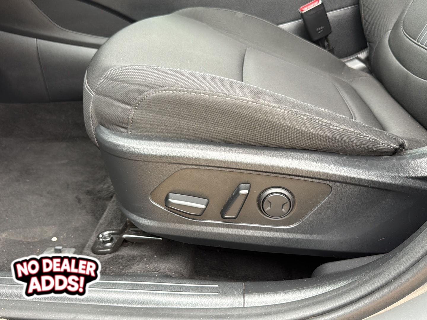 Used 2025 Hampton Gray Hyundai SEL image 12