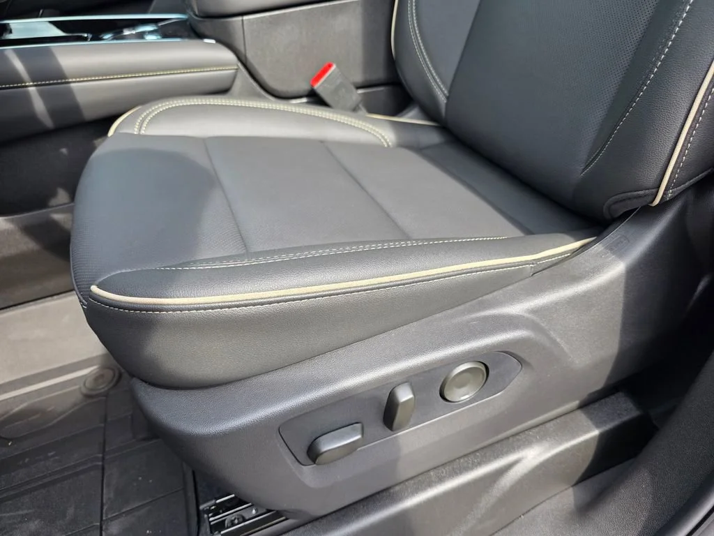 2026 Chevrolet Suburban Premier - Photo 12