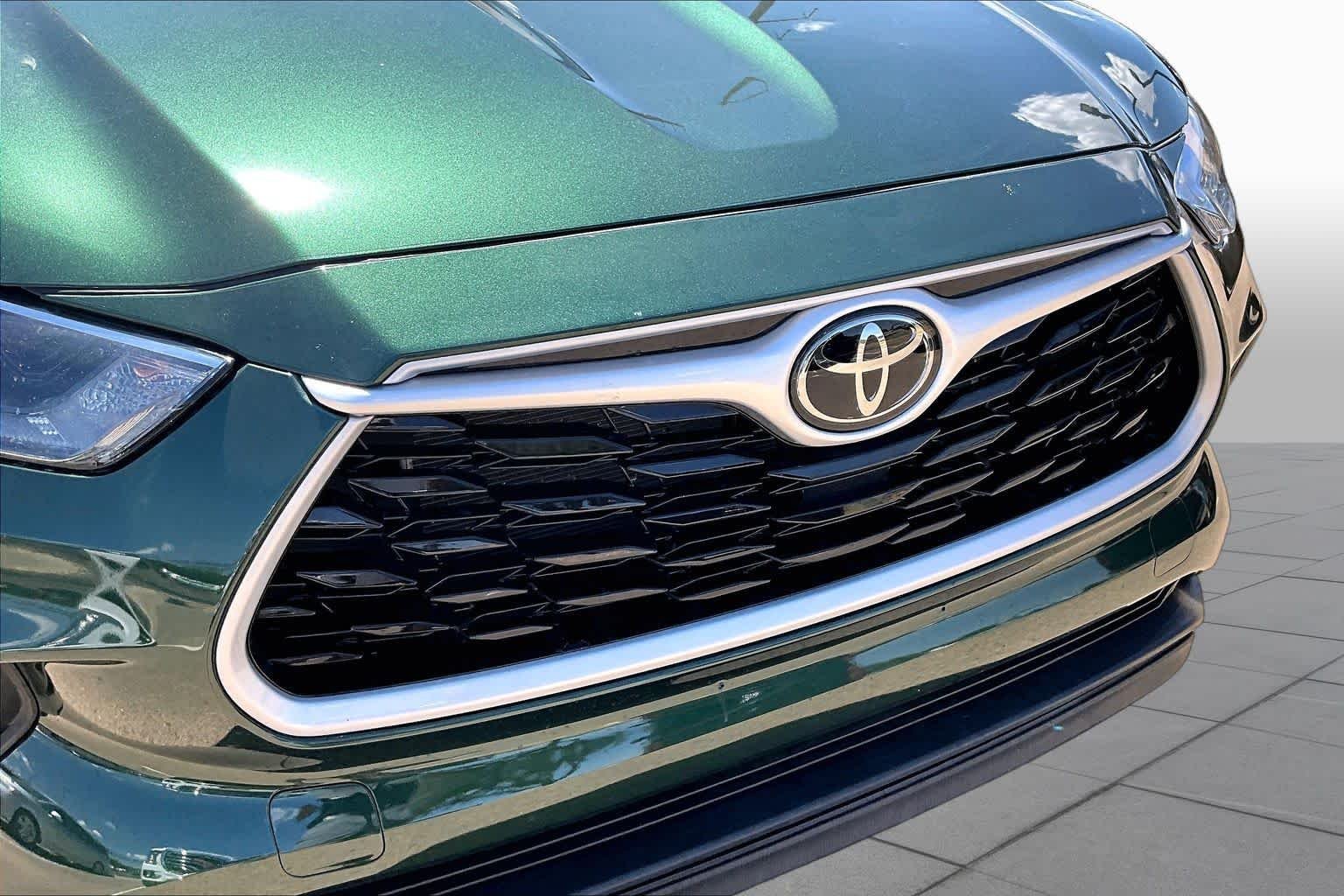 Used 2024 Cypress Toyota XLE image 30