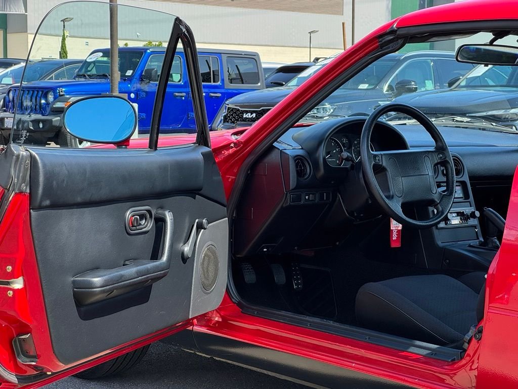 Used 1990 Classic Red Mazda Base image 7