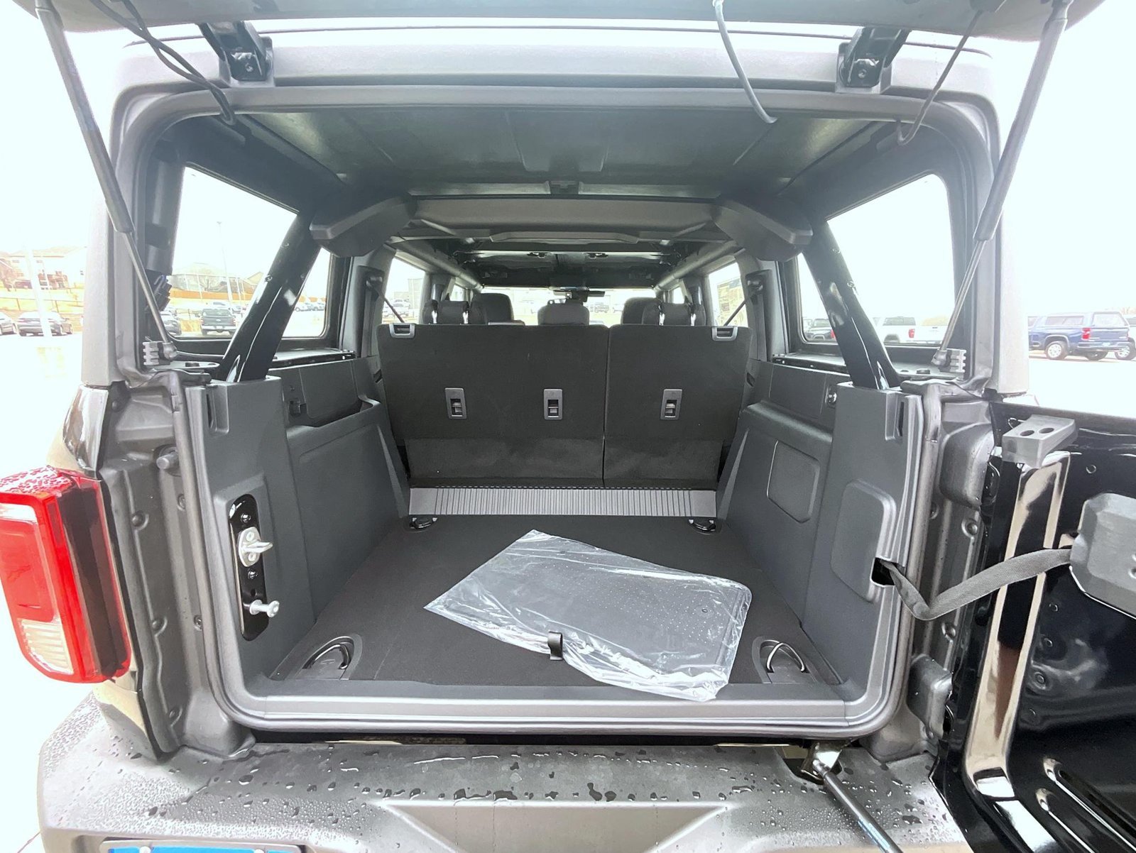 2026 Ford Bronco 4-Door Base - Photo 14