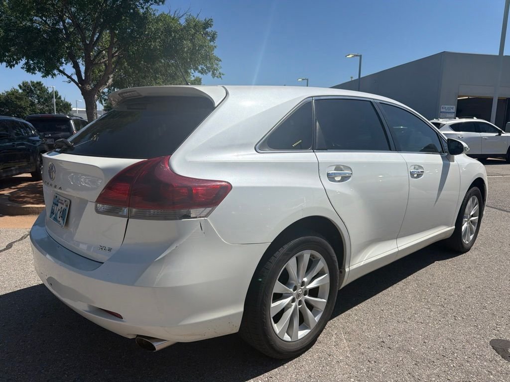 Used 2013 White Toyota XLE image 5