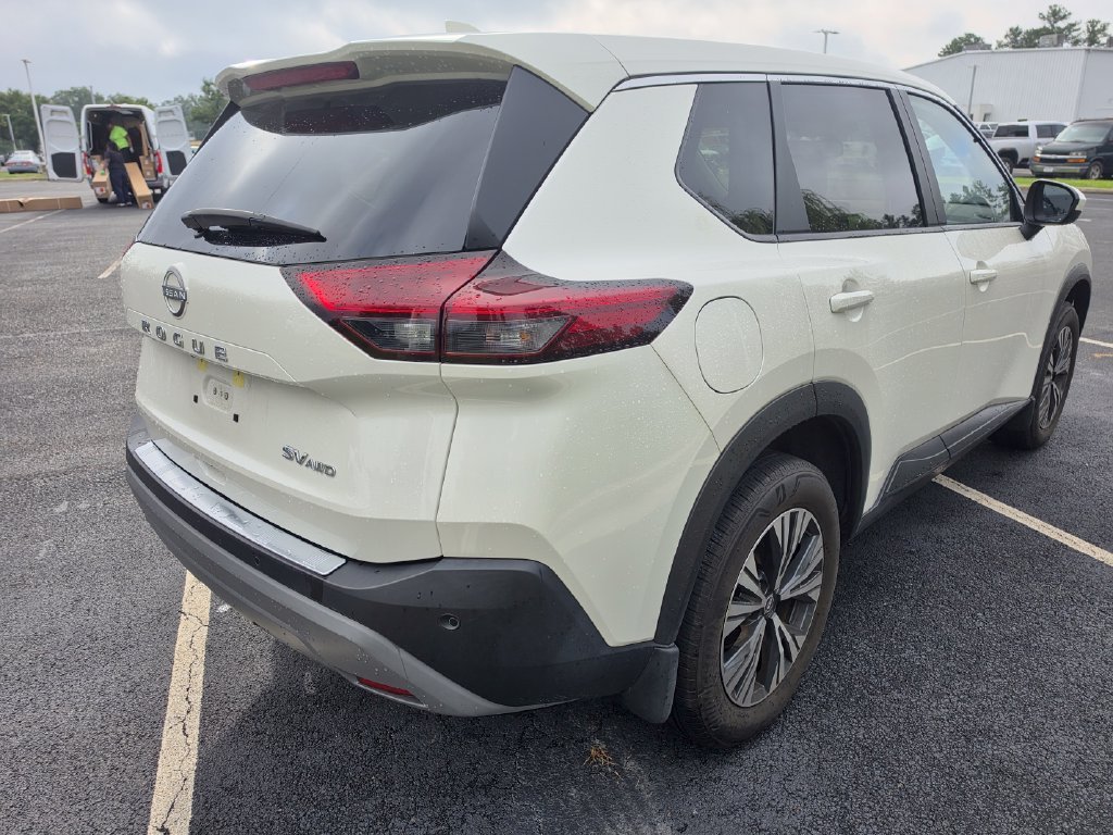 Used 2023 White Nissan SV image 15