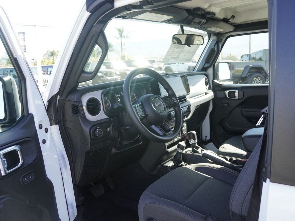 New 2026 Bright White Clear-Coat Exterior Paint Jeep Sport image 18