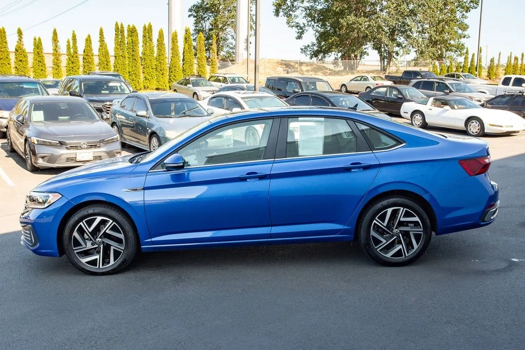 Used 2023 Blue Metallic Volkswagen 1.5T SEL image 8