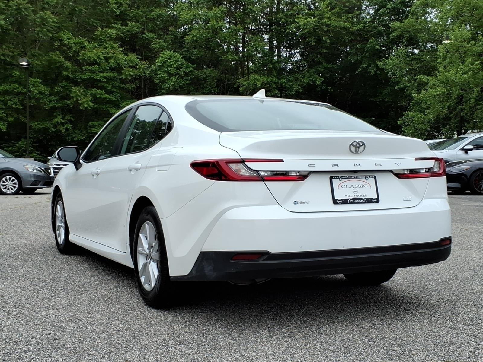 Used 2025 Ice Cap Toyota LE image 9