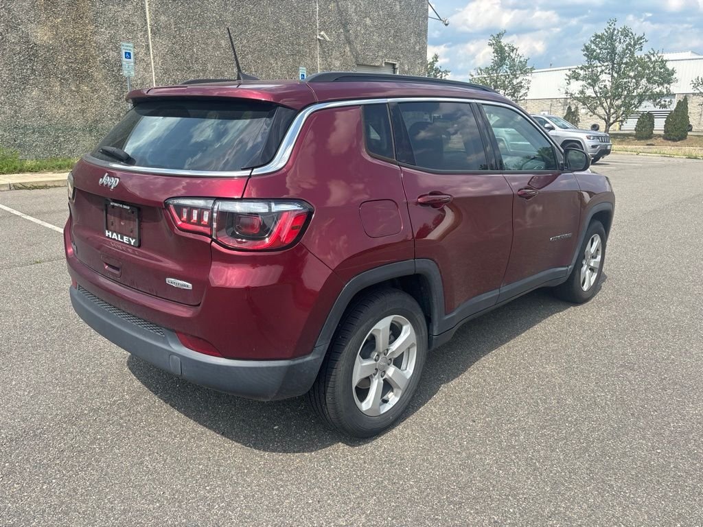 Used 2021 Red Jeep Latitude image 7