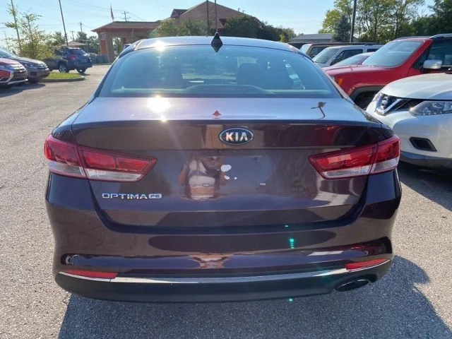Used 2016 Purple Kia LX image 5