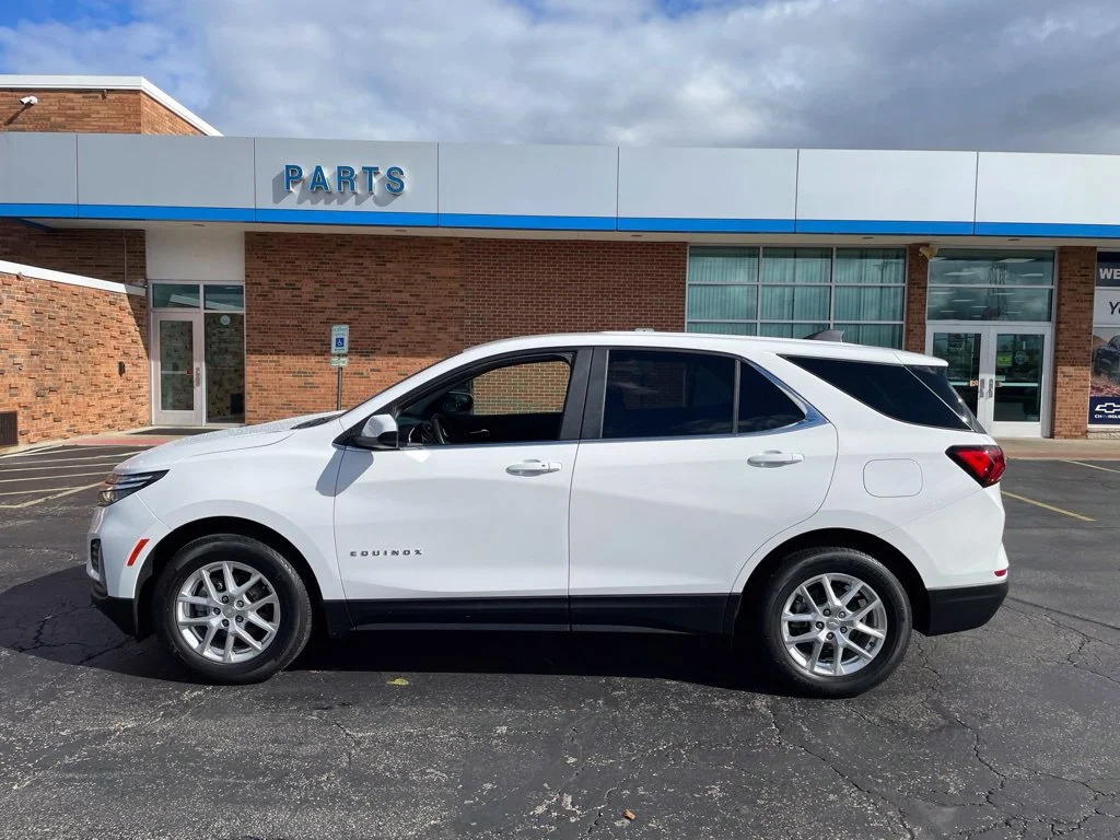 Used 2022 White Chevrolet LT image 2