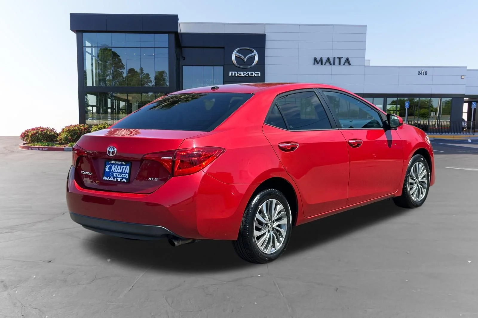 Used 2019 Barcelona Red Metallic Toyota XLE image 3