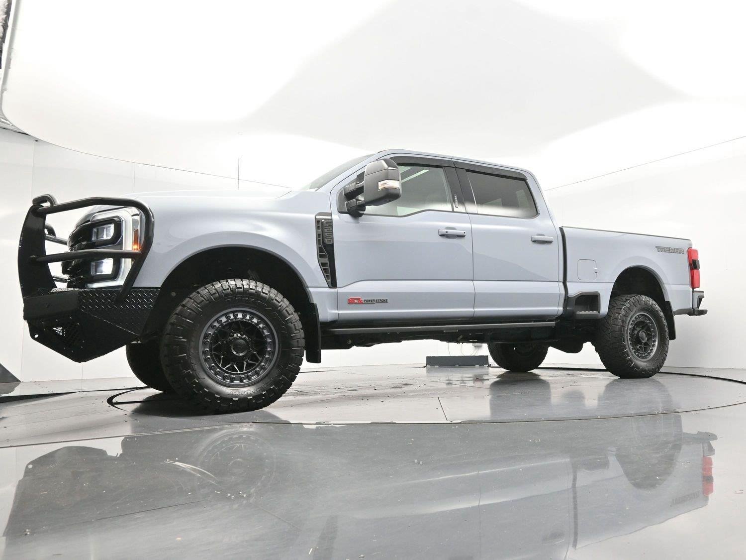 Used 2024 Glacier Gray Metallic Tri-coat Ford XL image 50