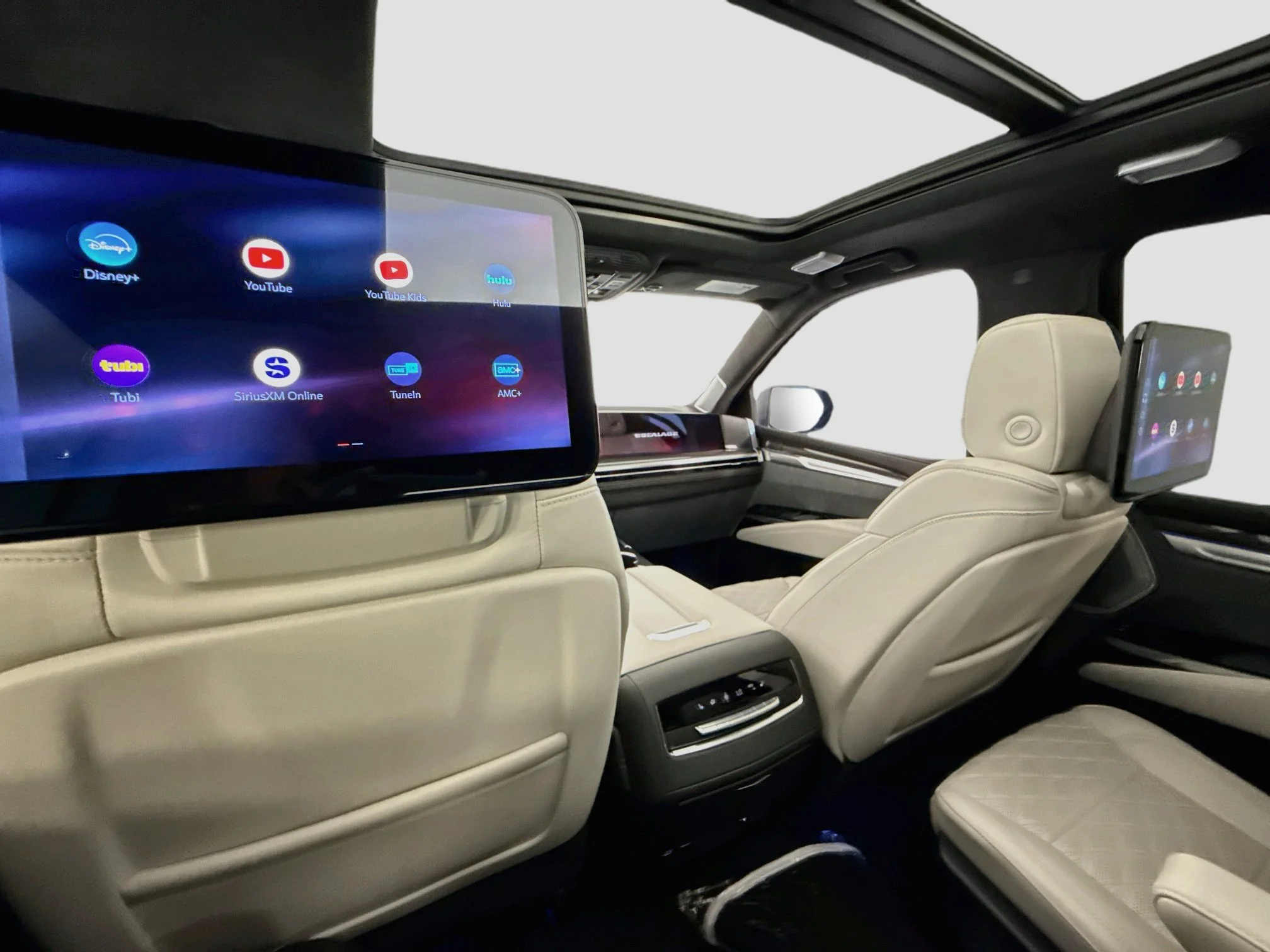 Used 2025 Aegean Stone Cadillac Escalade-V ESV image 28