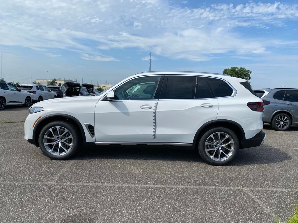 New 2026 Alpine White BMW xDrive40i image 4