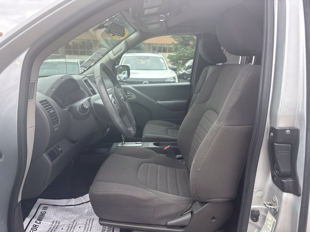 Used 2018 Silver Nissan S image 15