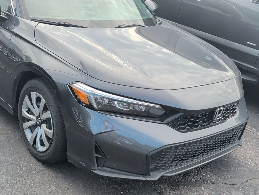 Used 2025  Honda LX image 7