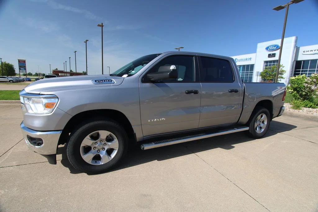 Used 2024 Silver Ram Big Horn/Lone Star image 17