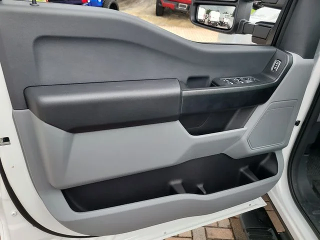 New 2026 Oxford White Ford XL image 15