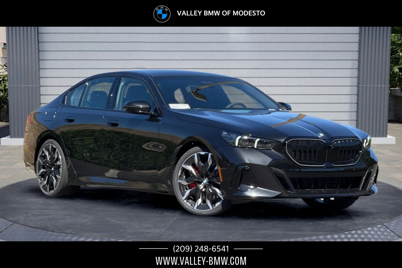 2026 BMW 5 Series 540i xDrive Sedan's photo