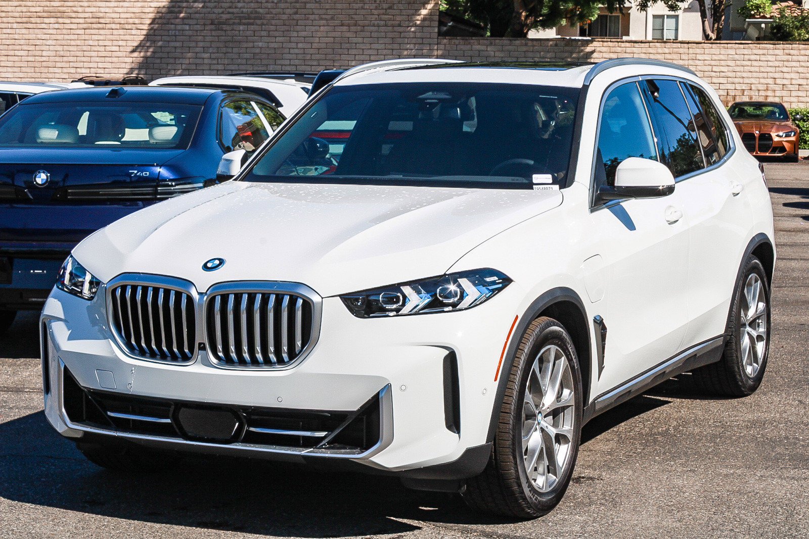 New 2026 Alpine White BMW xDrive50e image 3