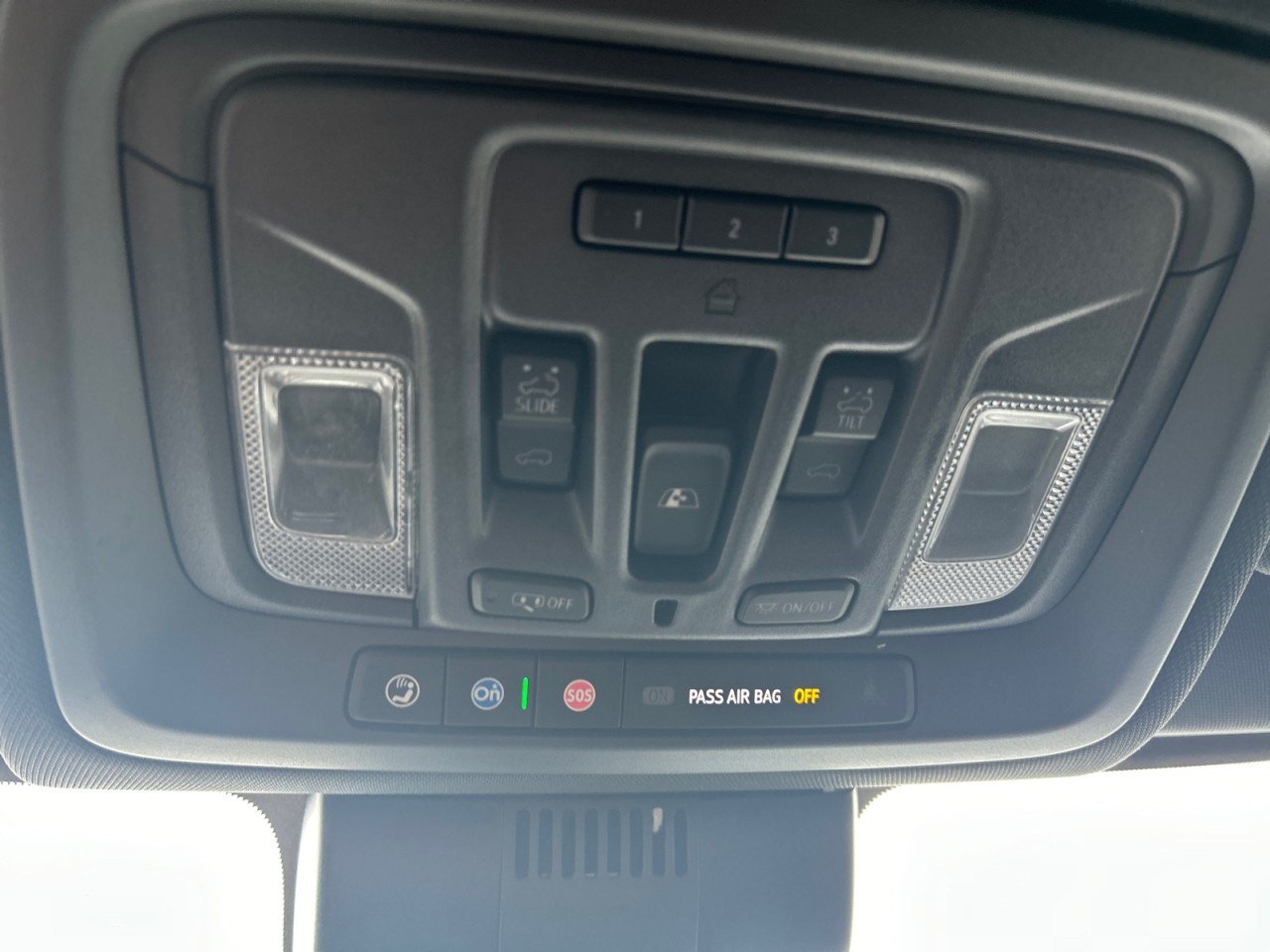 Used 2024 Summit White GMC AT4 image 13