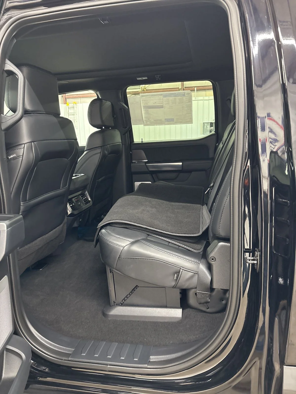 2026 Ford F-350 Super Duty Platinum - Photo 14