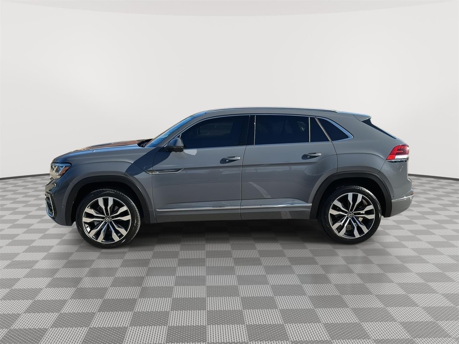 Used 2022 Pure Gray Volkswagen 3.6L V6 SEL Premium R-Line image 8