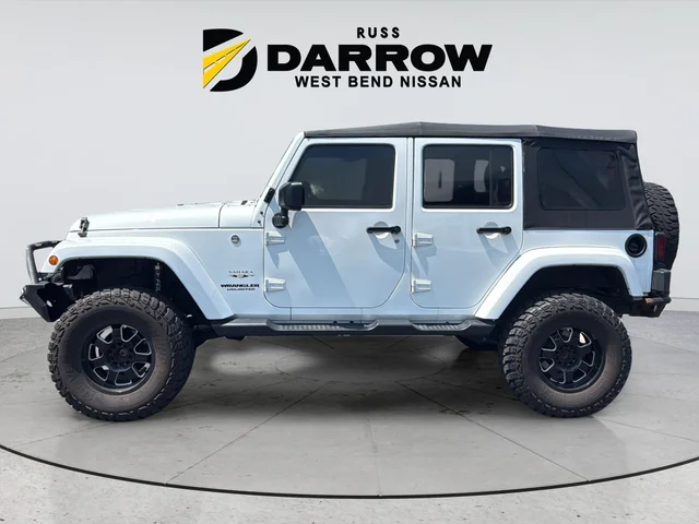 Used 2017 White Jeep Unlimited Sahara image 2