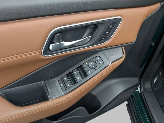 New 2026 Obsidian Green Pearl Nissan Platinum image 15