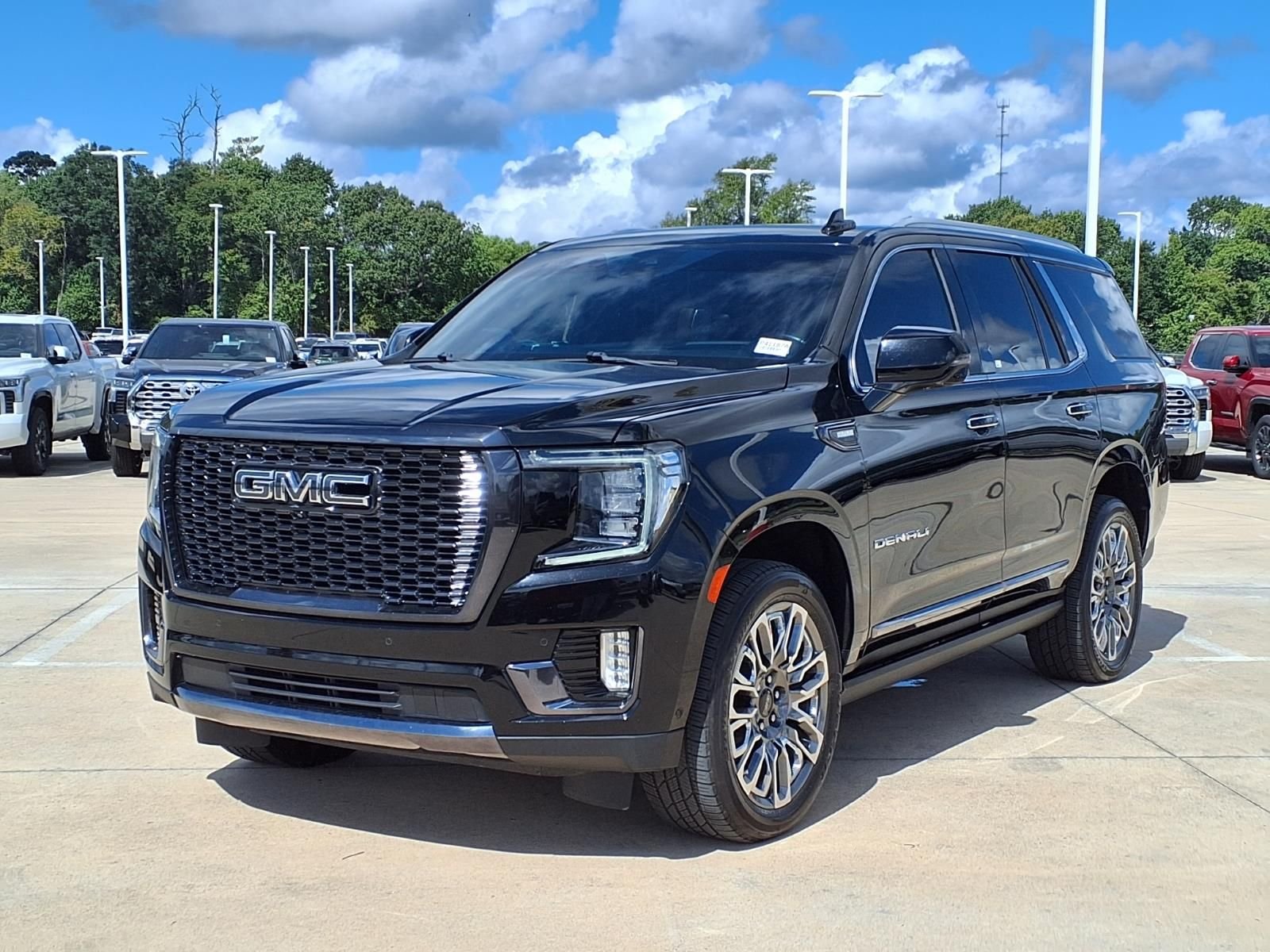 Used 2023 Onyx Black GMC Denali Ultimate image 3