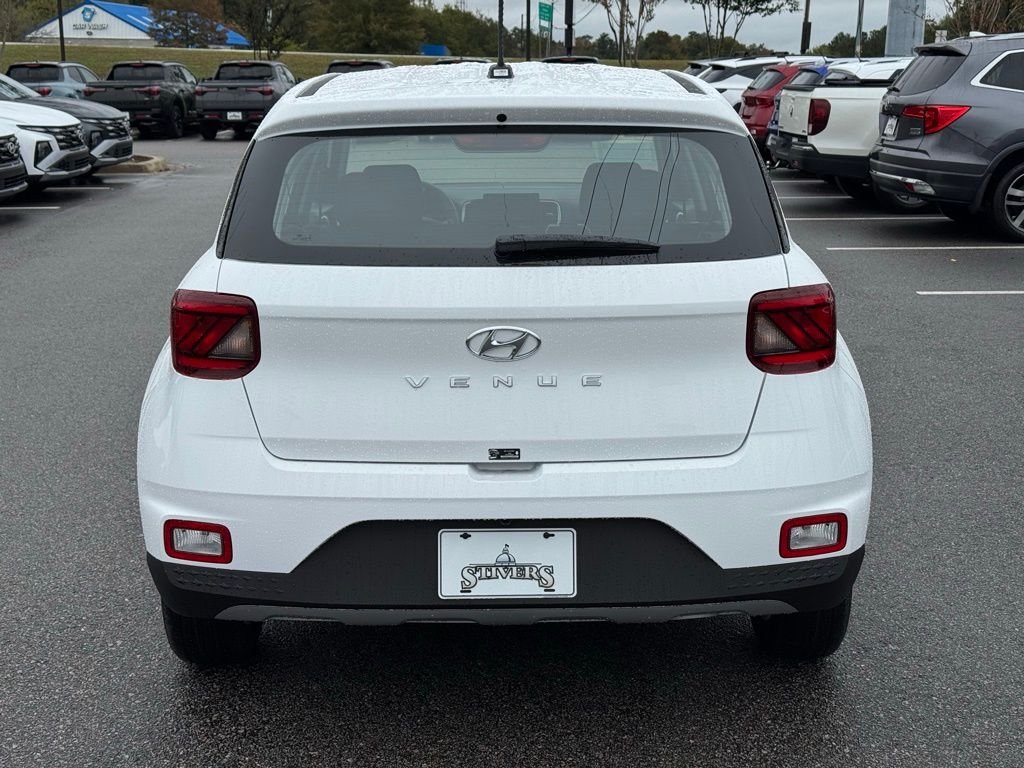 2026 Hyundai Venue SE - Photo 9