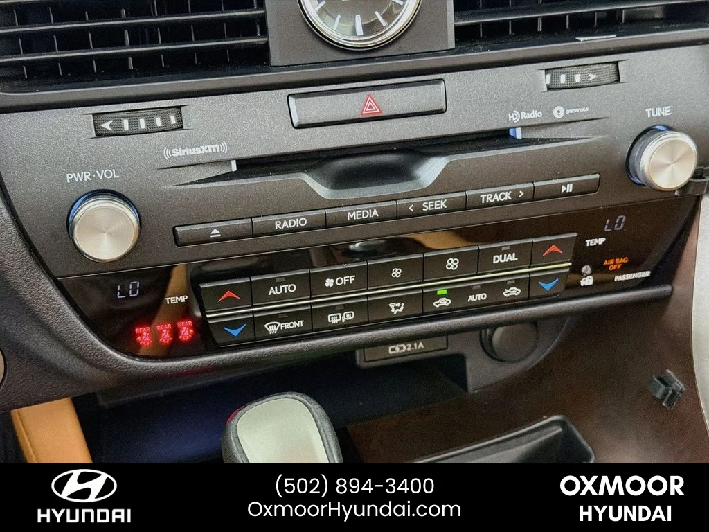 Used 2022 Nori Green Pearl Lexus  image 16