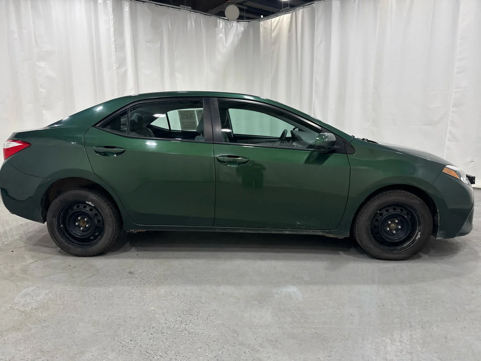 Used 2016 Green Toyota LE image 6