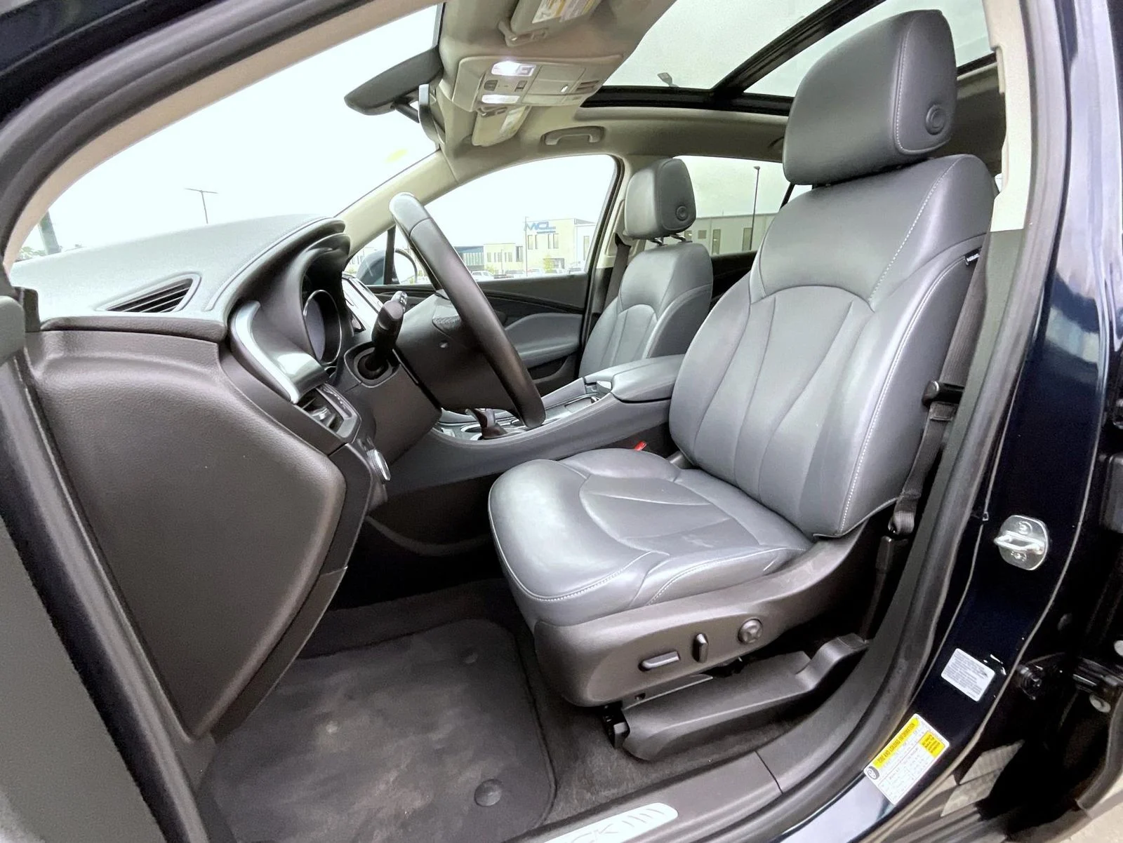 Used 2020 Blue Buick Essence image 11