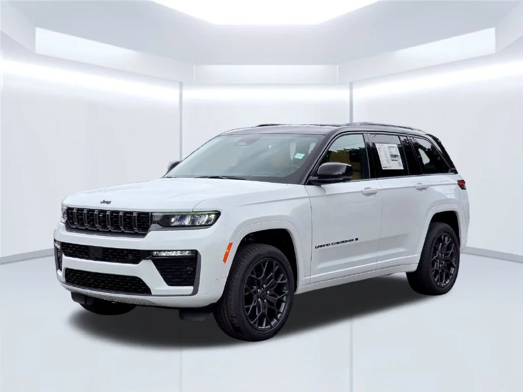 New 2027 White/off-white Jeep Summit image 2