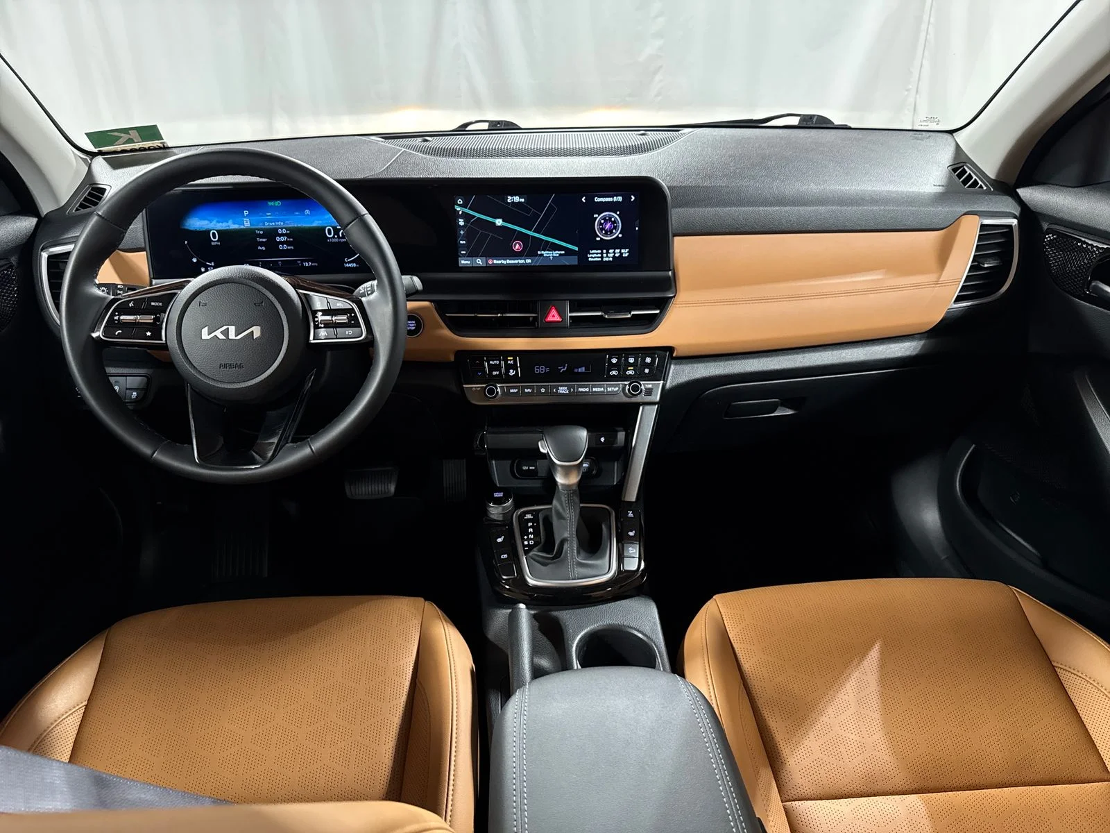 Used 2024 Black Kia EX image 4